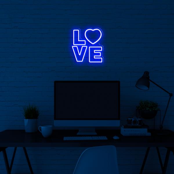 Неонова світлодіодна вивіска на стіну - 3D логотип LOVE - розміром 50 см
