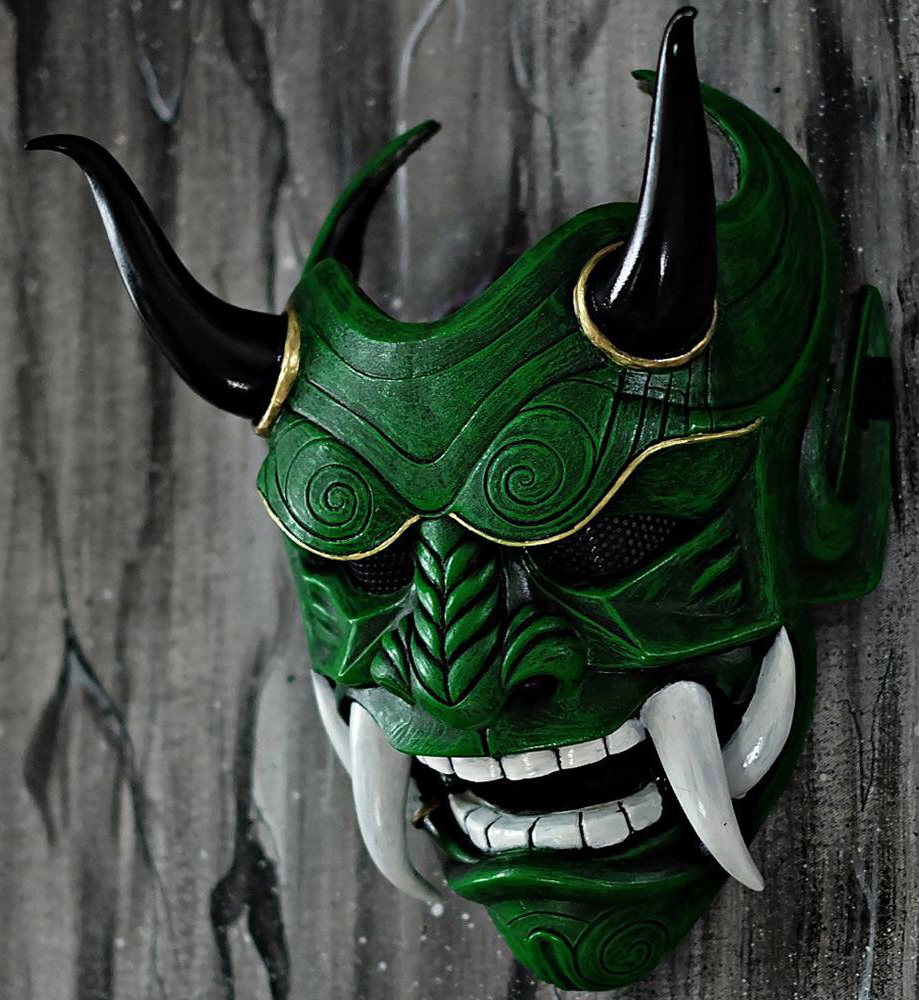 Головна маска на Хеллоуїн - мотив японського вбивці
