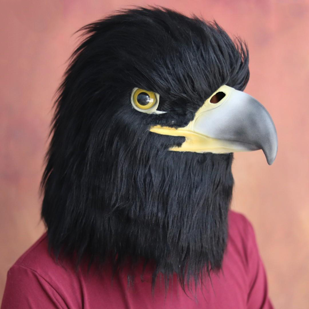 маска для обличчя чорного американського орла на Хелловін