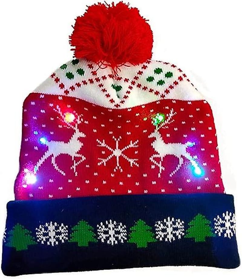 Зимова шапка з помпоном, підсвічується новорічна з LED лампочками - CHRISTMAS DEER
